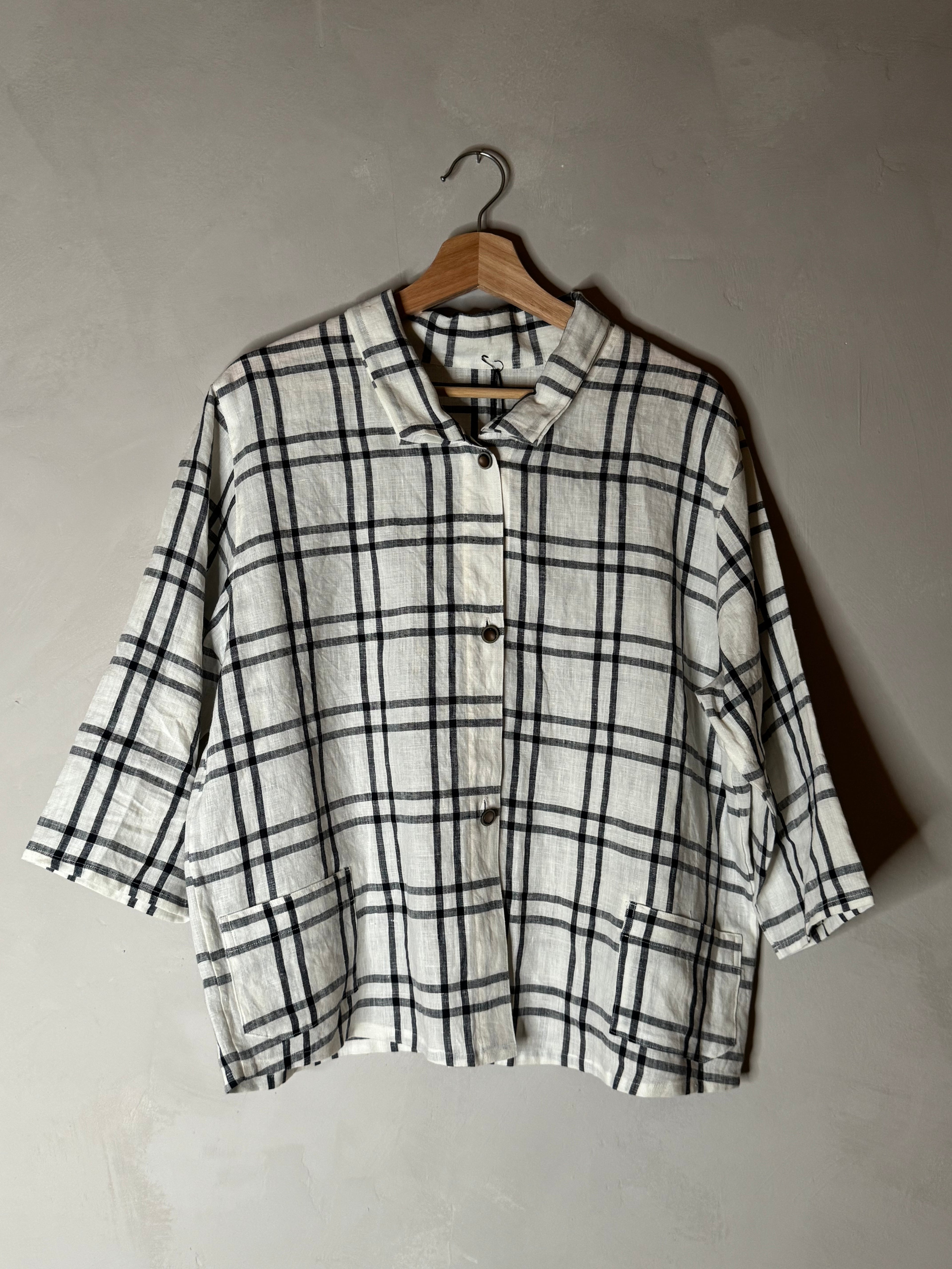 linen handmade shirt - white and navy