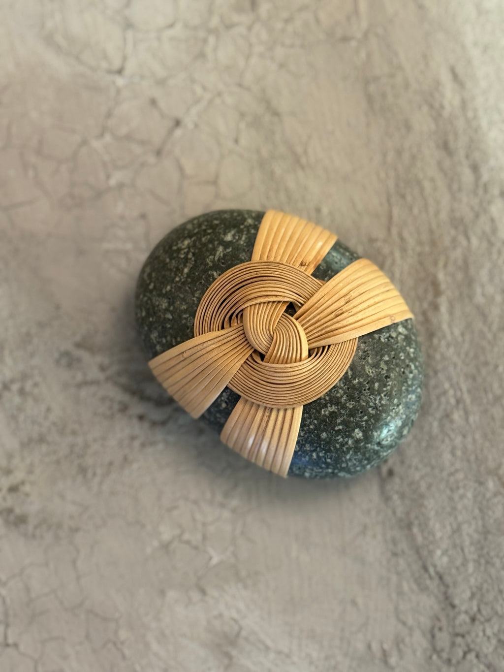 Shizu wrapped stone