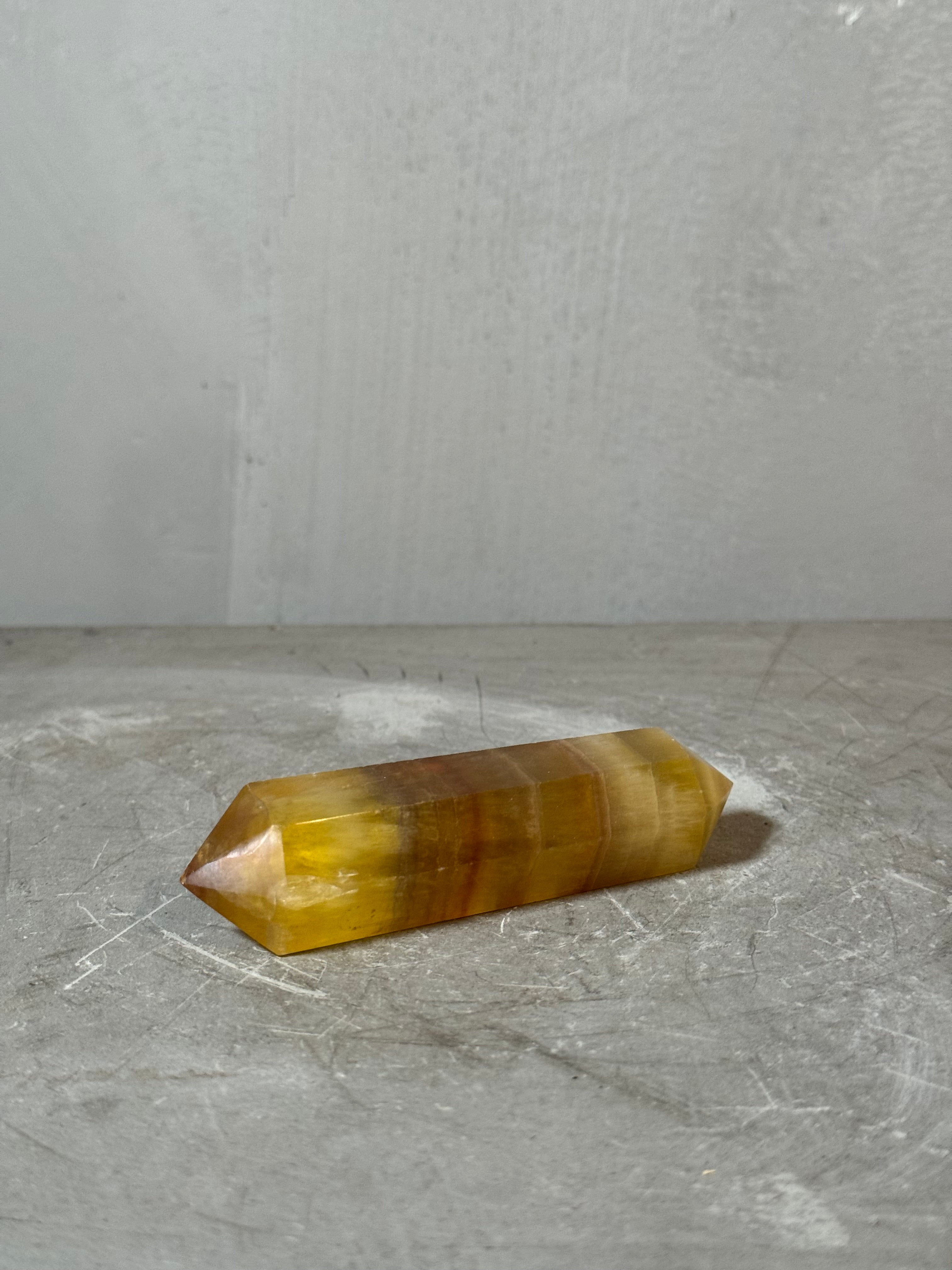 Fluorite standing - golden