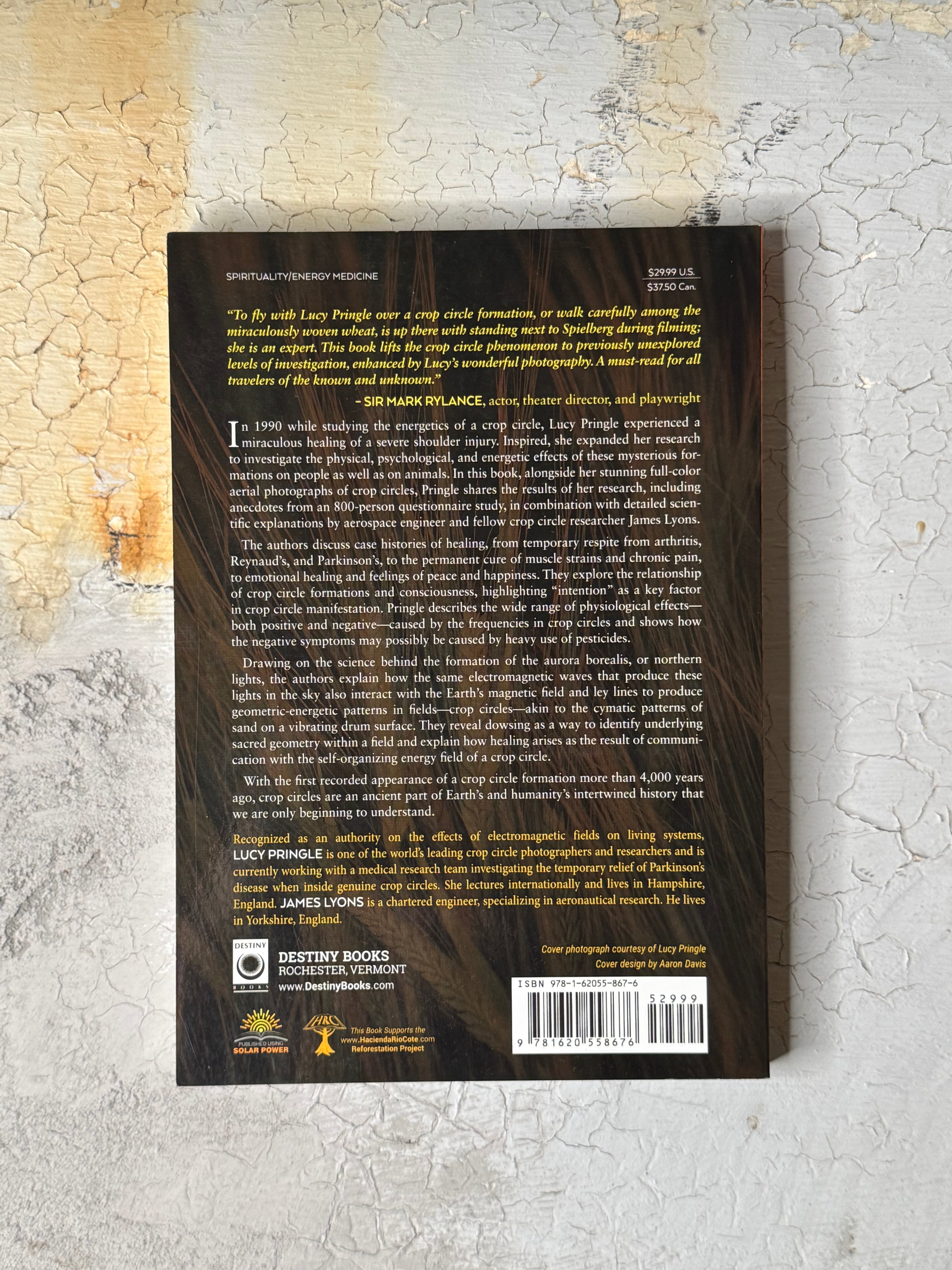 The energies of crop circles by LUCY PRINGLE and JAMES LYONS