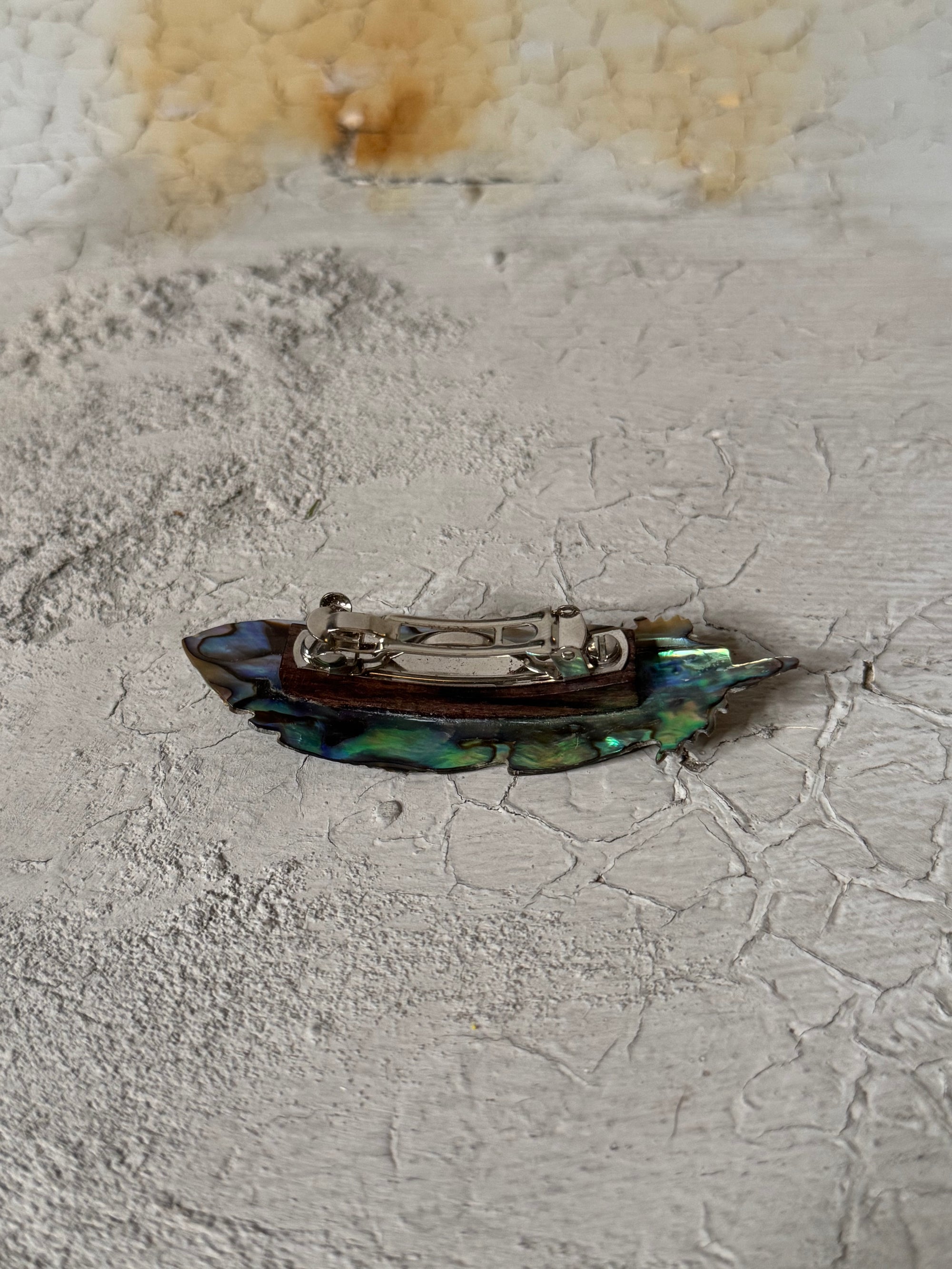 mother of pearl hand carved feather hair clip