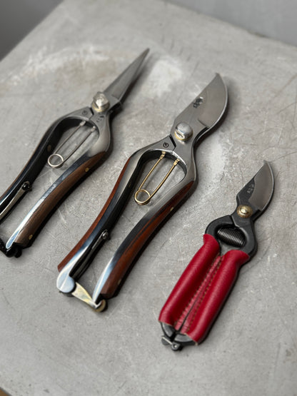 suwada flower shears with hand-carved walnut handles