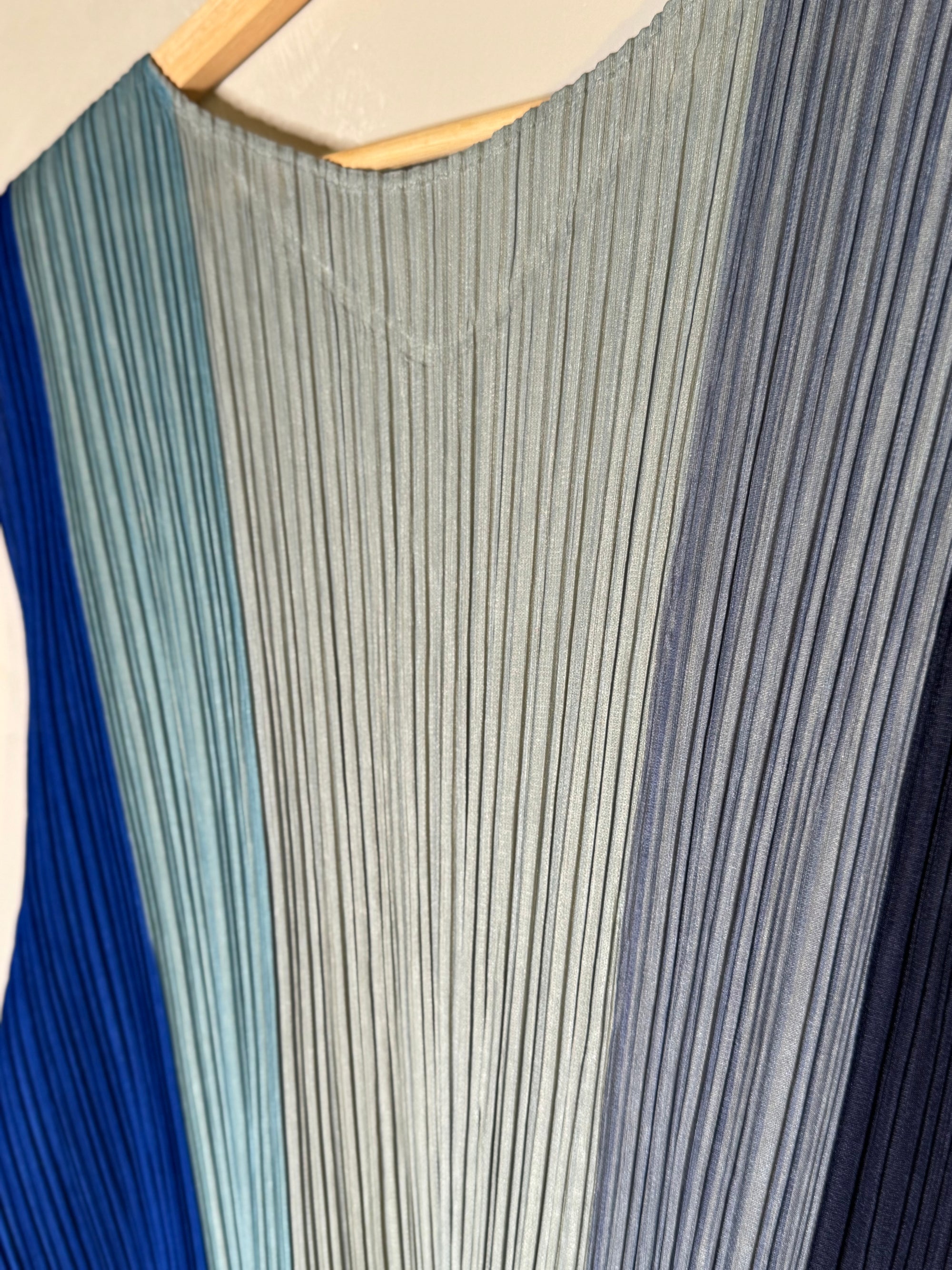 Issey miyake pleats please sleeveless top