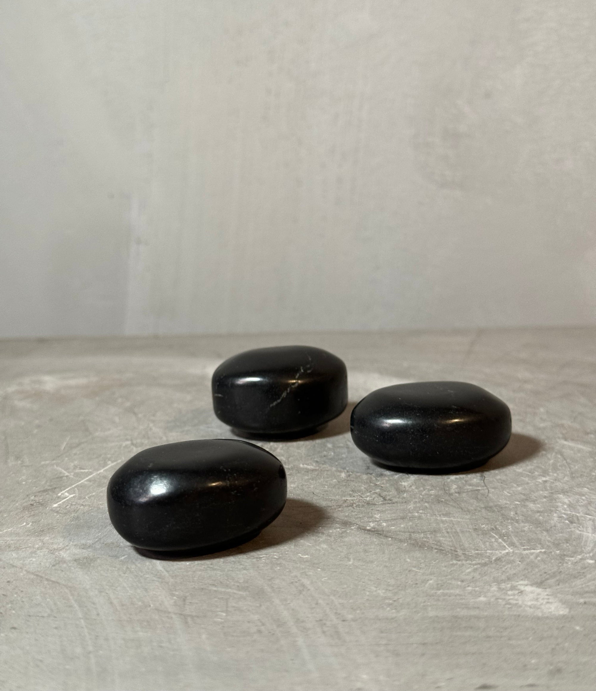shungite palm stone