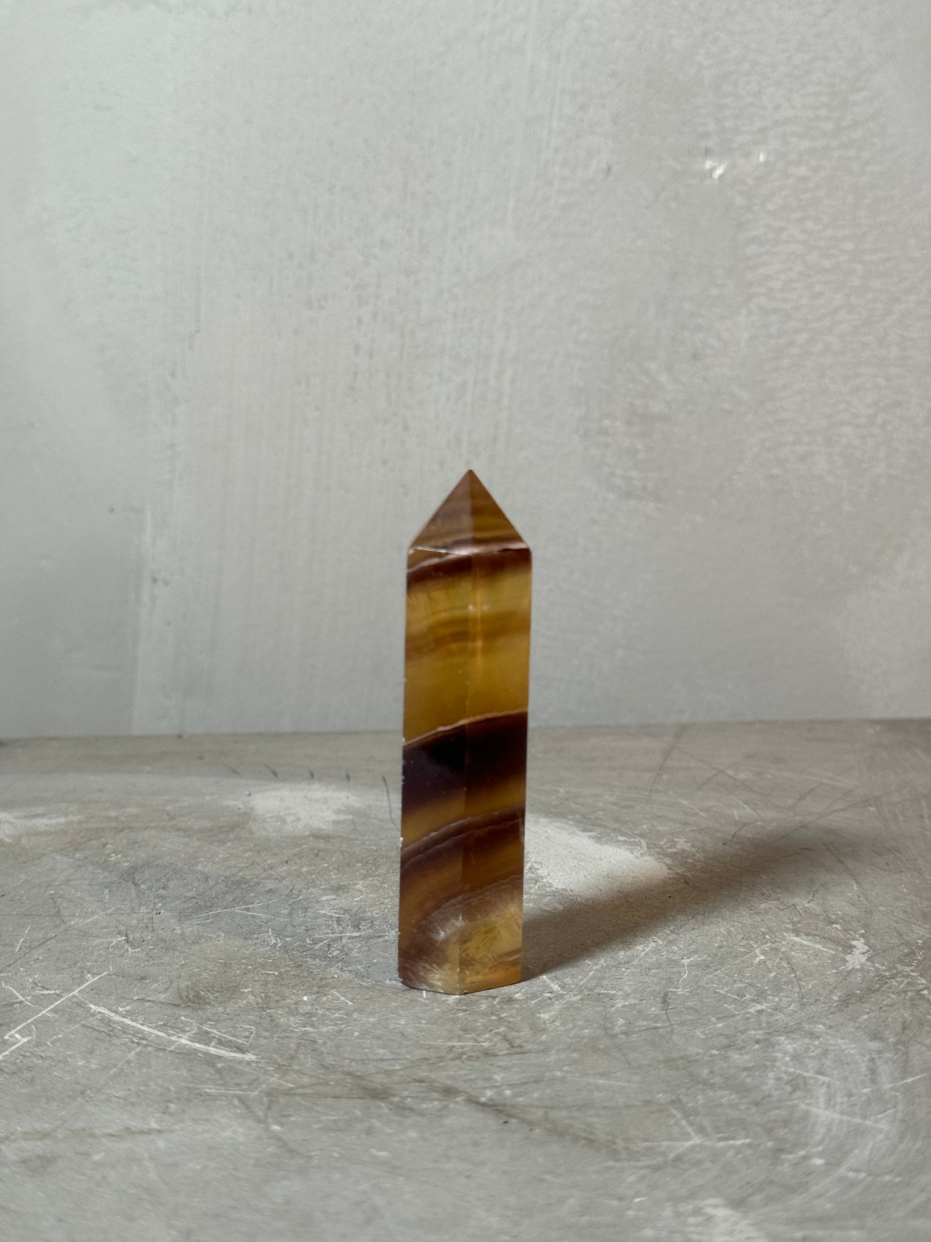 Fluorite standing - golden
