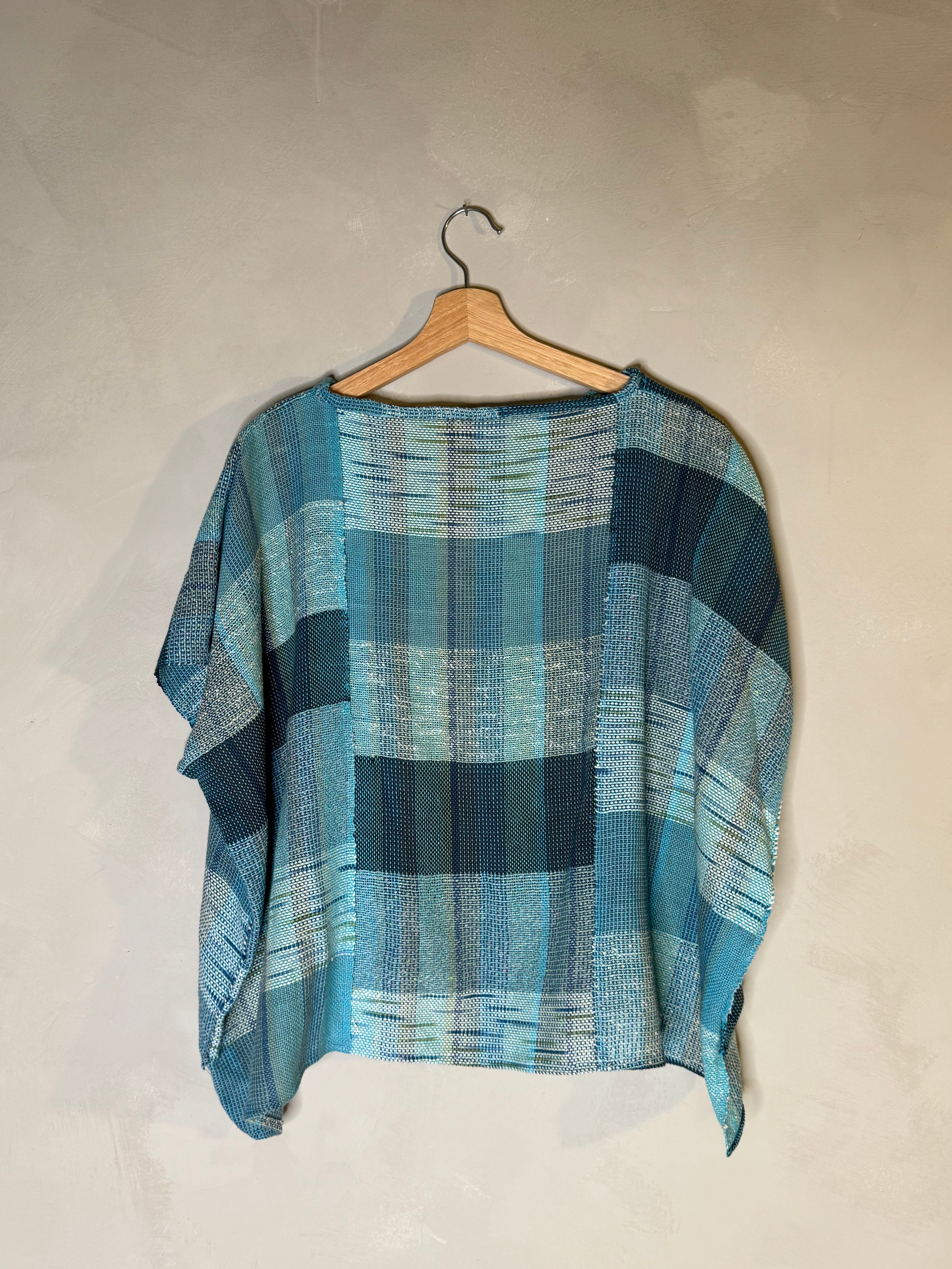 hand loomed top