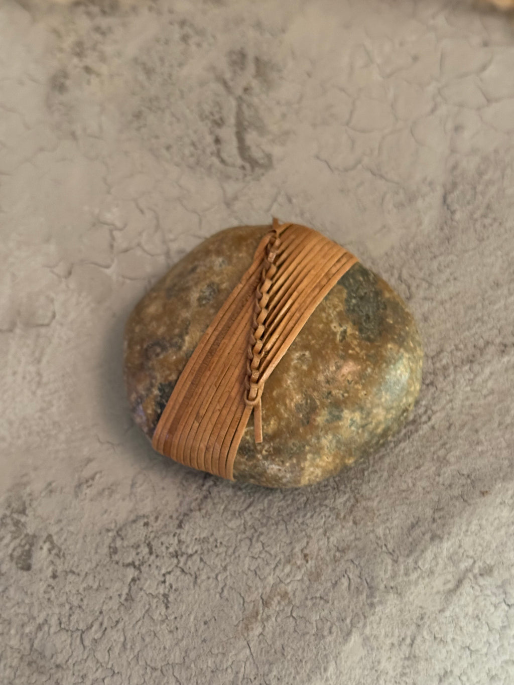 Shizu wrapped stone