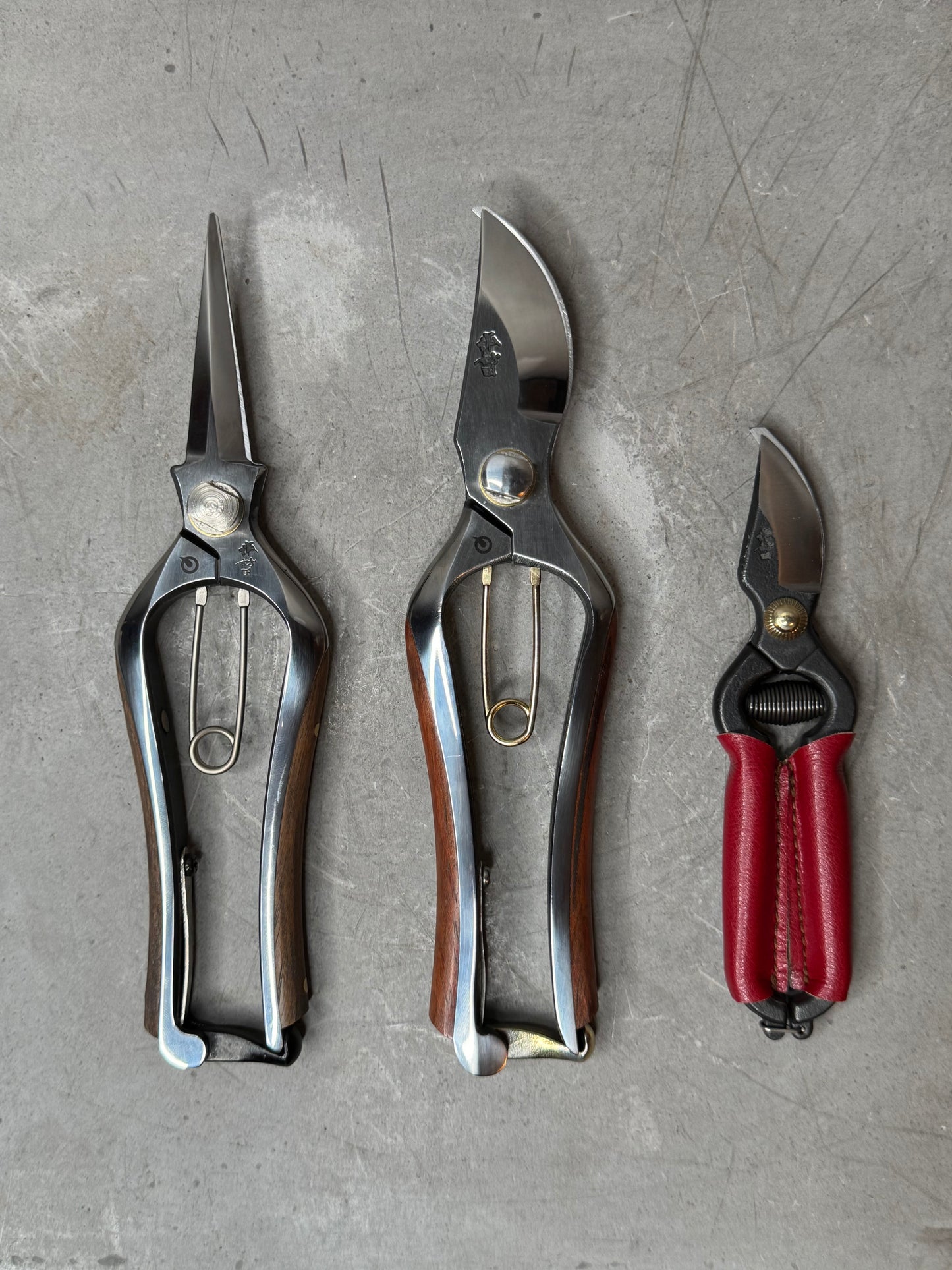 suwada flower shears with hand-carved walnut handles