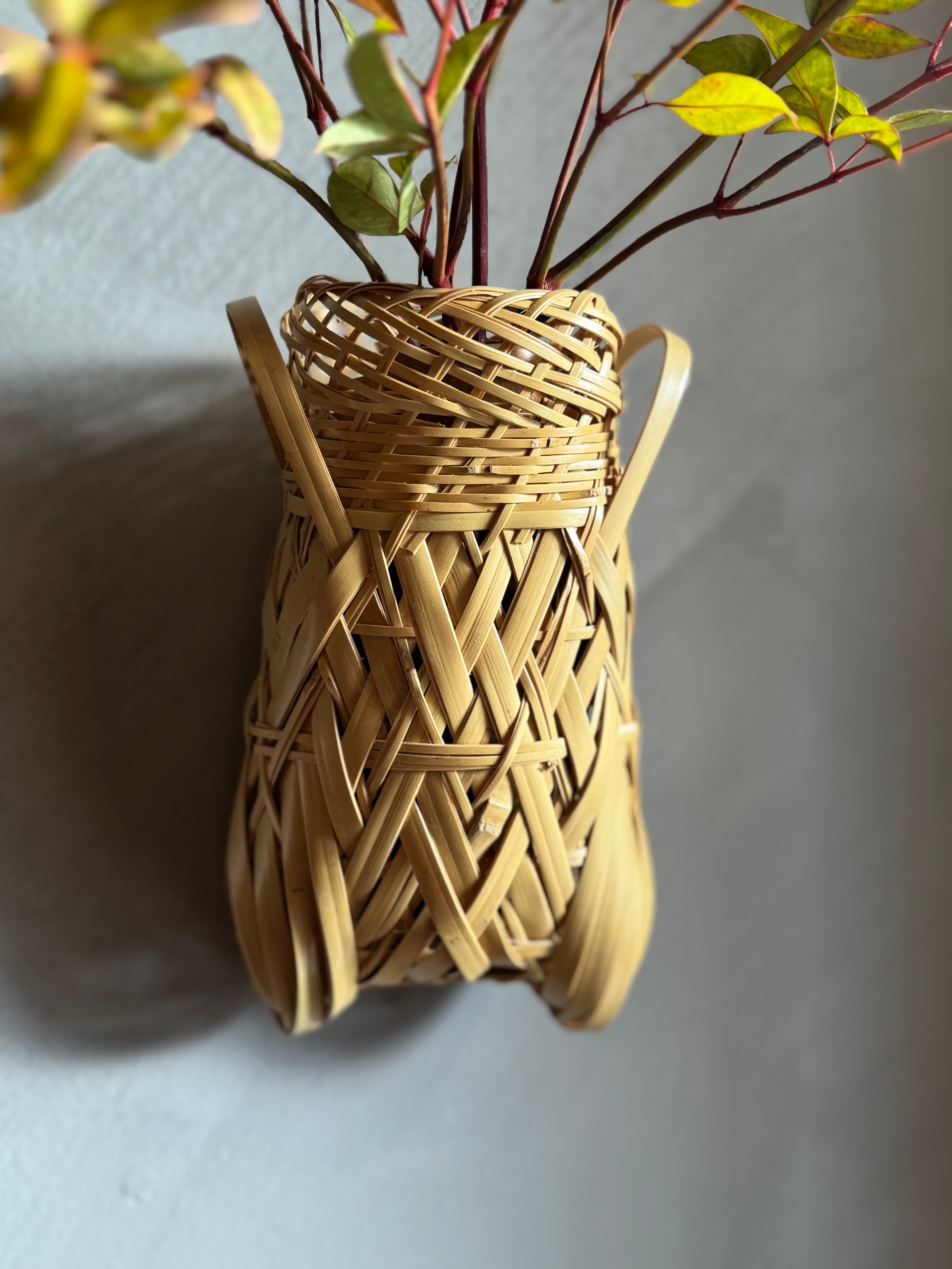 Japanese ikebana basketry wall vase