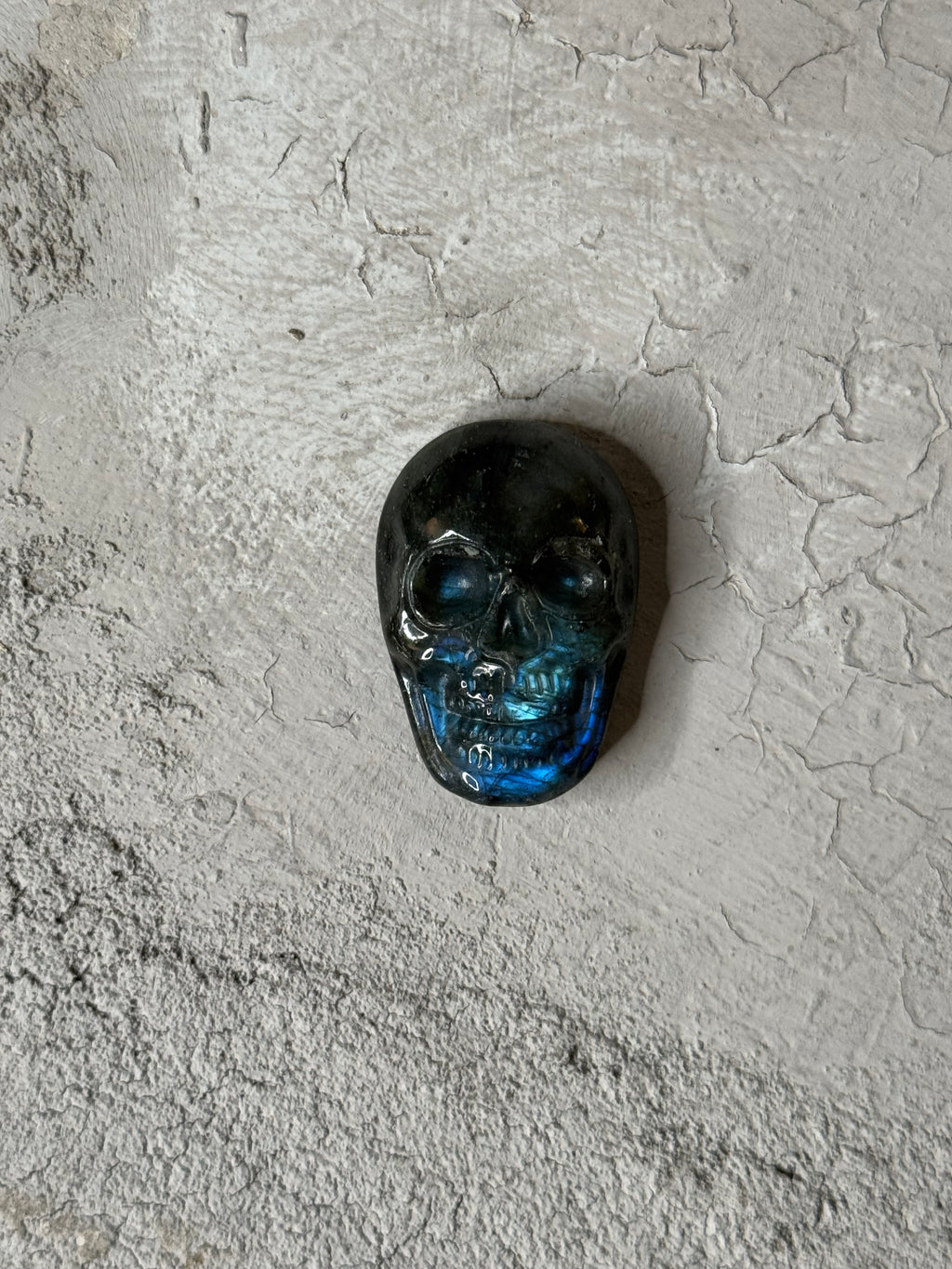 Labradorite skull