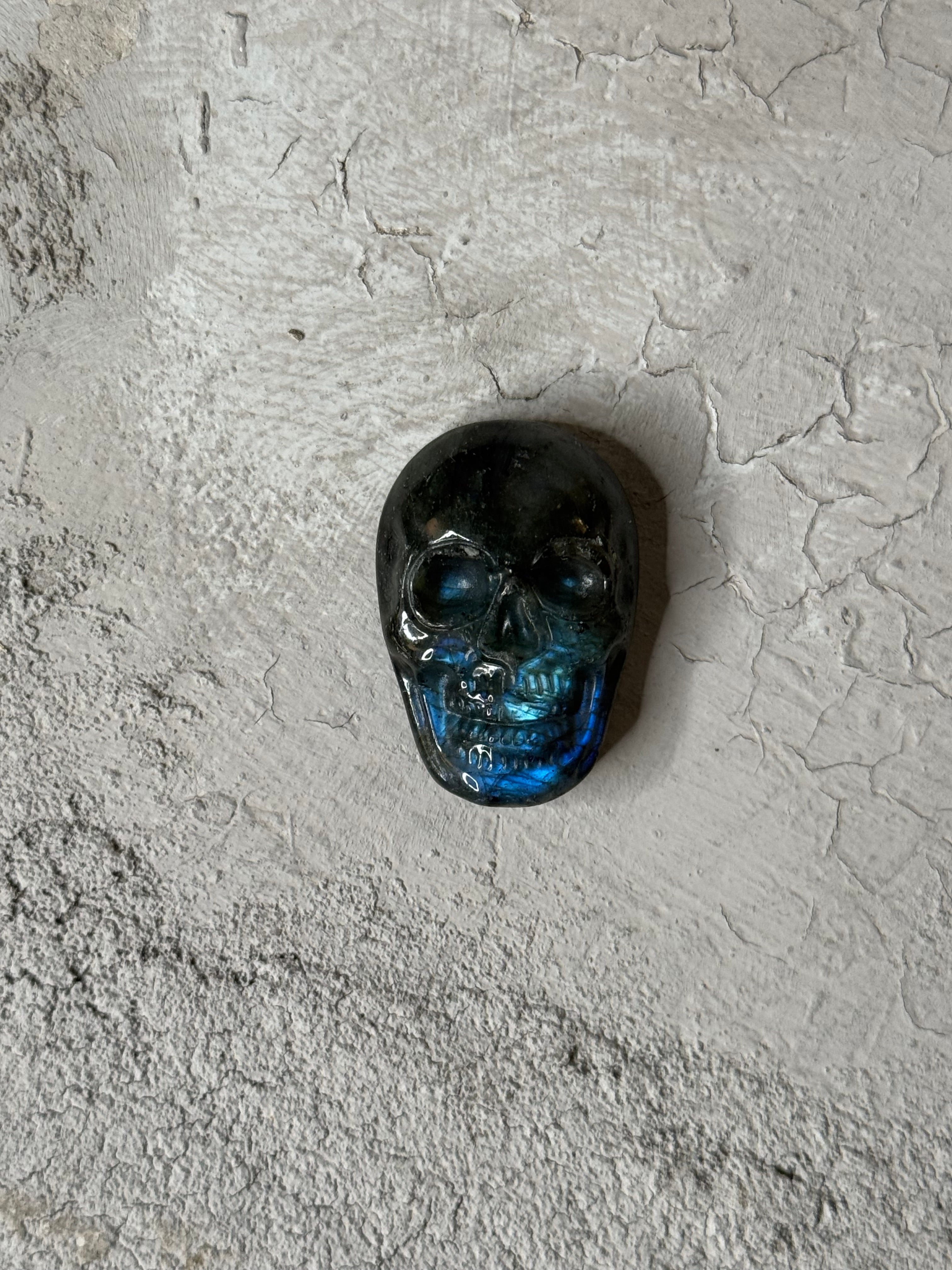 Labradorite skull