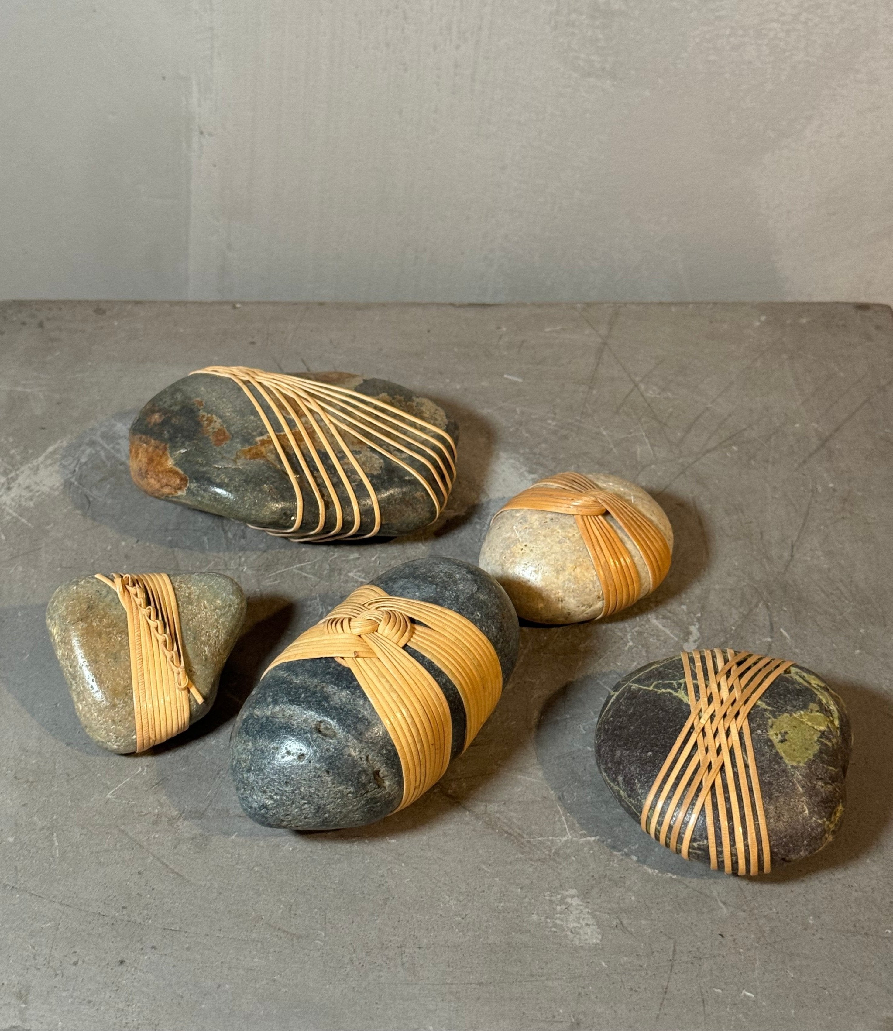 Shizu wrapped stone