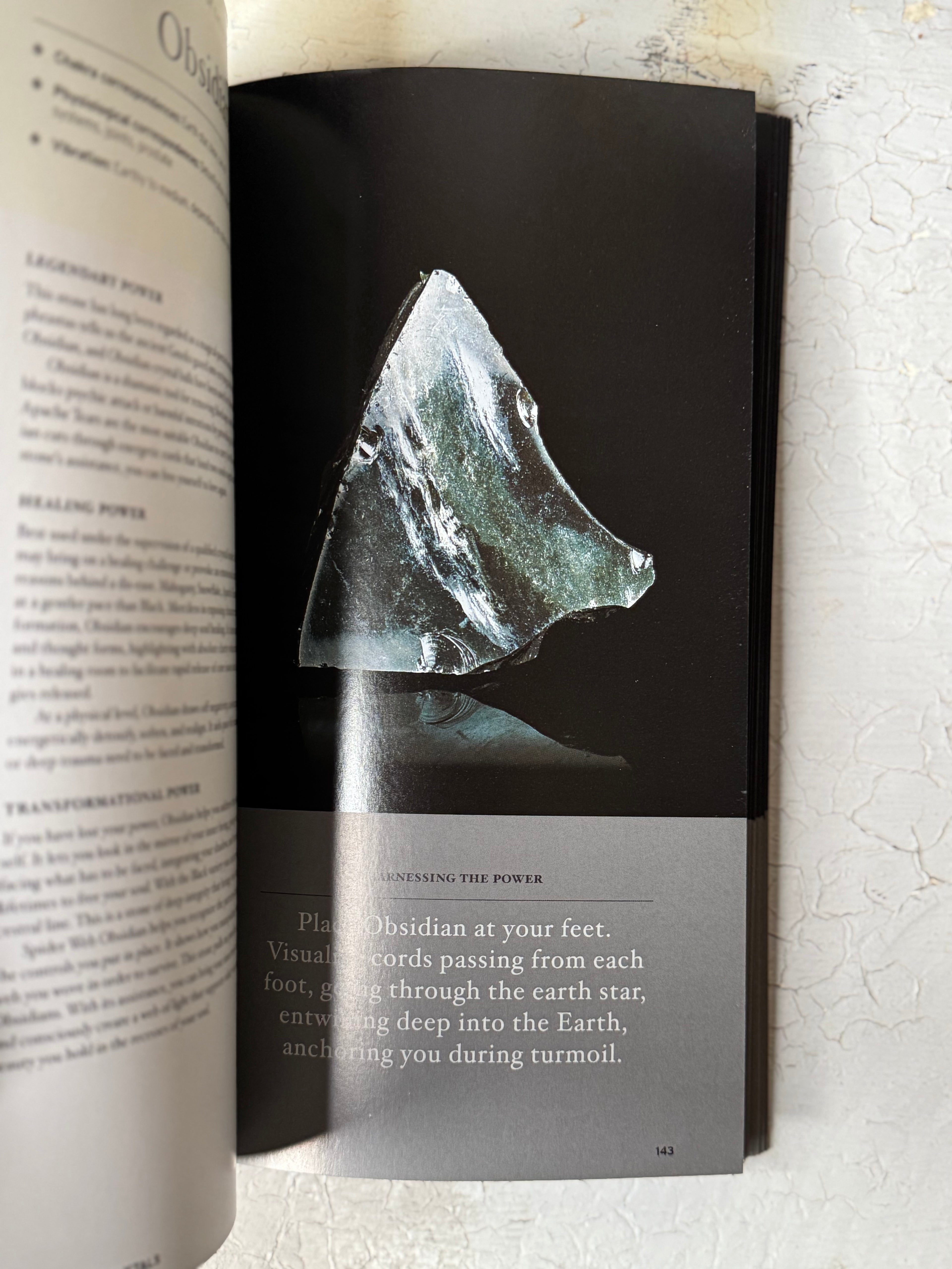 101 power crystals by JUDY HALL