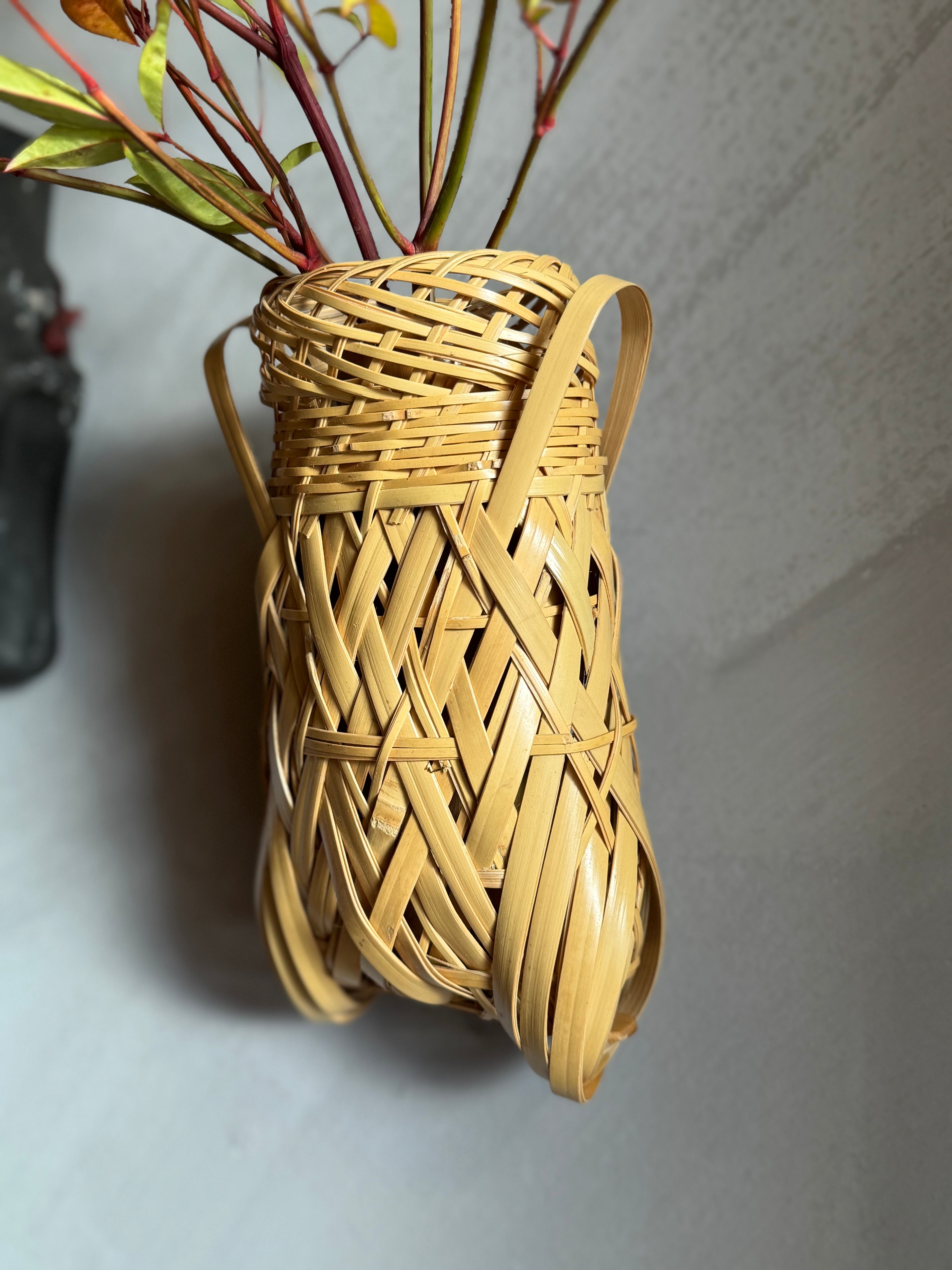 Japanese ikebana basketry wall vase