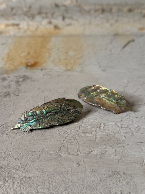 mother of pearl hand carved feather hair clip