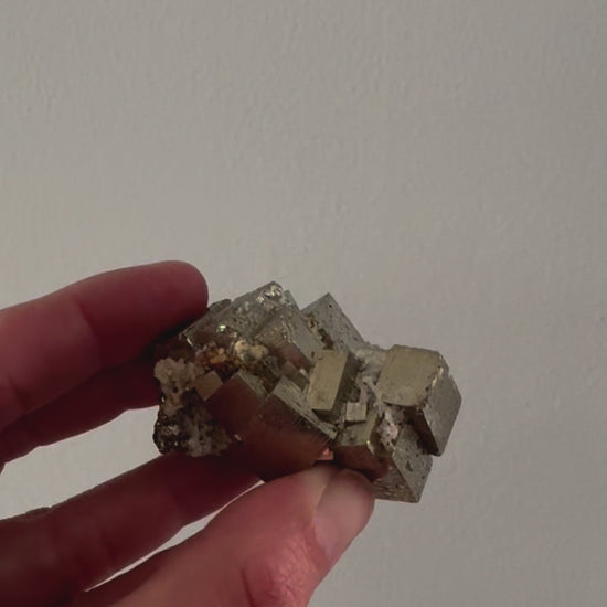 Pyrite cluster - video